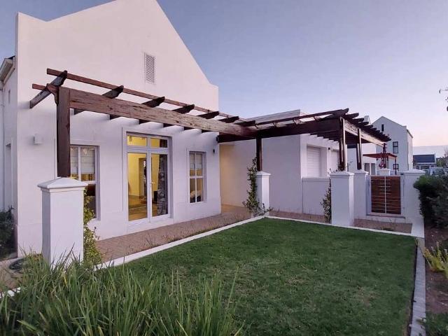 3 Bedroom House to Rent in Croydon Olive Estate