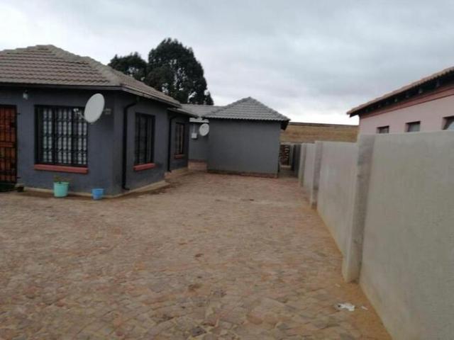 3 Bedroom House to Rent in Crystal Park
