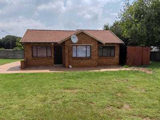 3 Bedroom House to Rent in Crystal Park