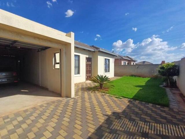 3 Bedroom House to Rent in Crystal Park