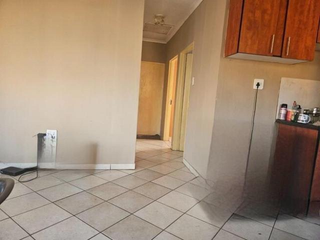 3 Bedroom House to Rent in Crystal Park