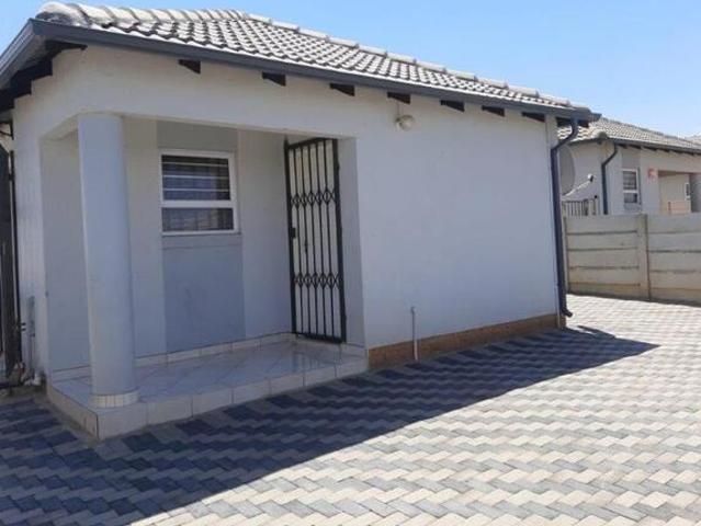 3 Bedroom House to Rent in Crystal Park