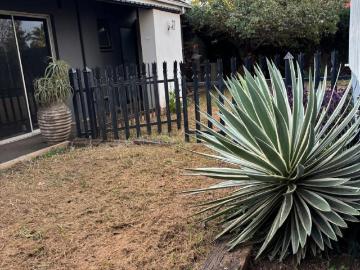 House to rent in Rowhill - Swimming pool