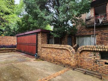 3 Bedroom House To Rent in Eldoraigne