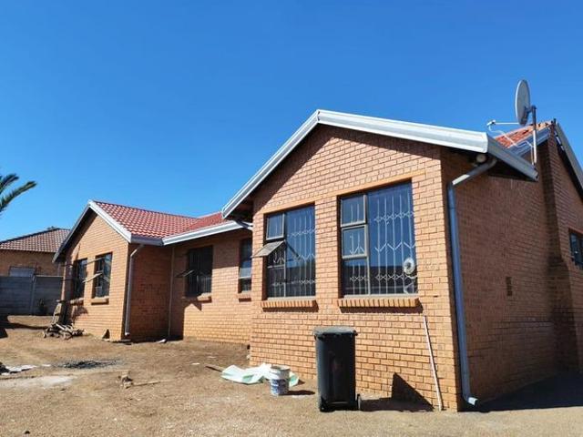 3 Bedroom house to rent in Esther Park, Kempton Park