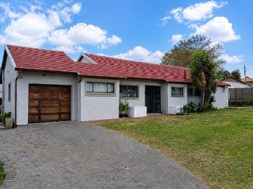 3 Bedroom house to rent in Esther Park, Kempton Park