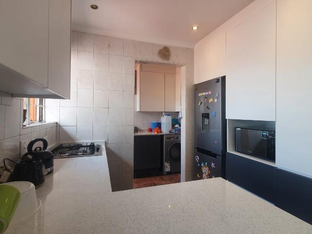 3 Bedroom House To Rent in Faerie Glen