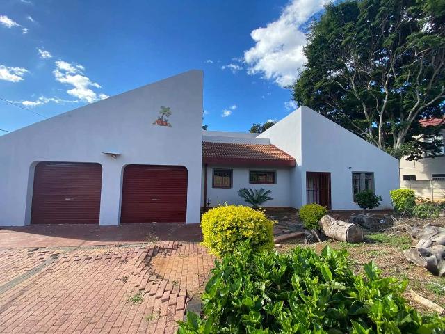 3 Bedroom House to Rent in Flora Park