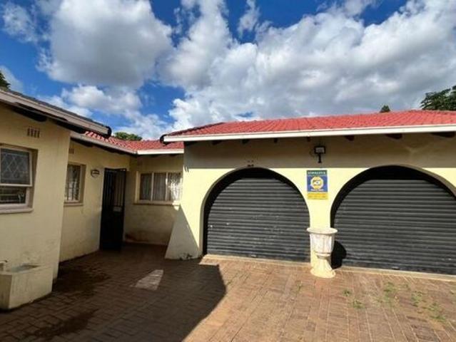 3 Bedroom house to rent in Fleurhof, Roodepoort