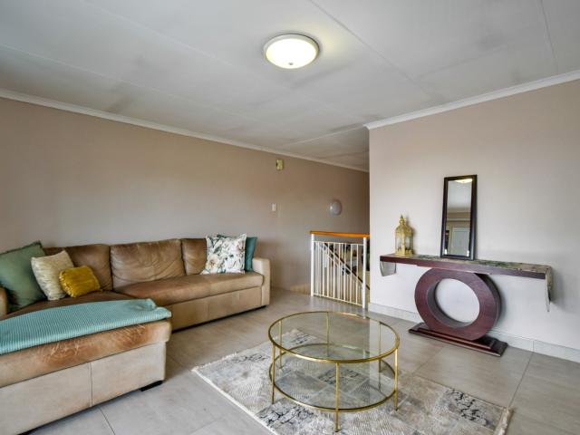 3 Bedroom House To Rent in Garsfontein