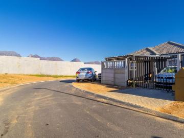 3 Bedroom house to rent in Groenheuwel, Paarl