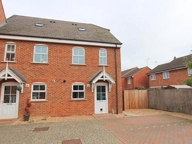 3 Bedroom House To Rent In Guildford Mews, Leighton Buzzard, LU7