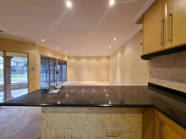 3 Bedroom House To Rent in Hayfields