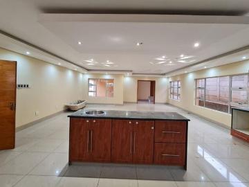 3 Bedroom House To Rent in Hayfields