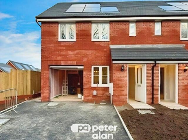 3 Bedroom House To Rent In Heol Y Wenynen, Llanilid, Pontyclun, CF72