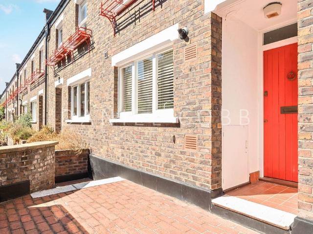 3 Bedroom House to Rent in Heralds Place, London, SE11