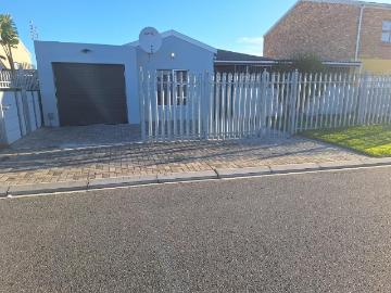 3 Bedroom house to rent in Highbury, Kuils River