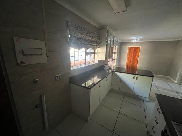 3 Bedroom House To Rent in Highveld