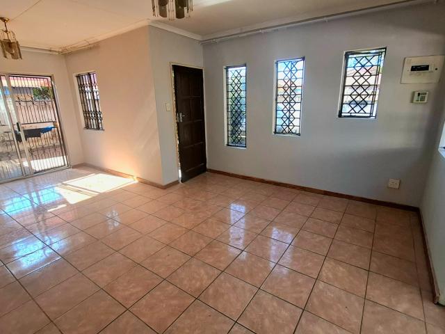 3 Bedroom House To Rent in Ivydale