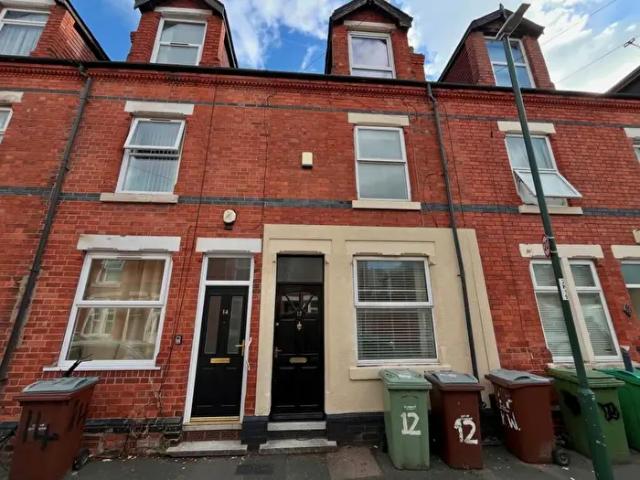 3 Bedroom House To Rent In Kentwood Road, Nottingham, NG2