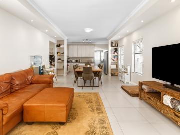3 Bedroom House To Rent in Kelderhof Country Village
