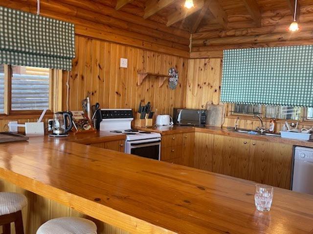 3 Bedroom House To Rent in Keurboomstrand