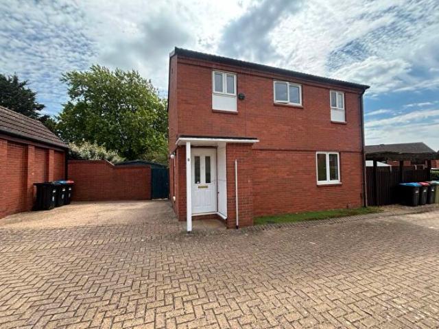 3 Bedroom House To Rent In Lamport Court, Great Holm, MK8