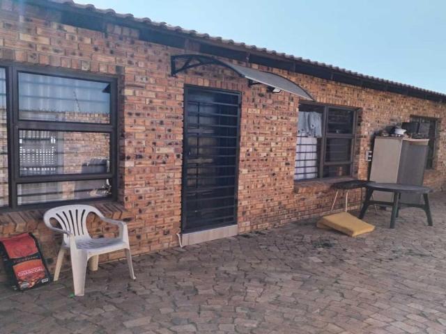3 Bedroom house to rent in Lenasia Ext 13, Johannesburg