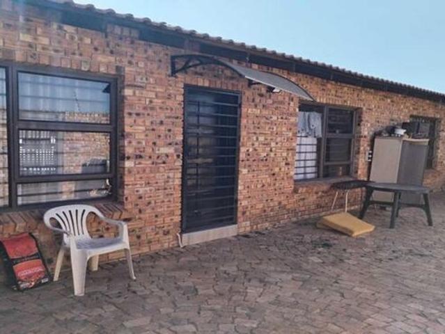 3 Bedroom house to rent in Lenasia Ext 13, Johannesburg