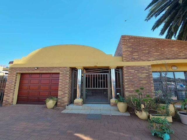 3 Bedroom house to rent in Lenasia Ext 3, Johannesburg