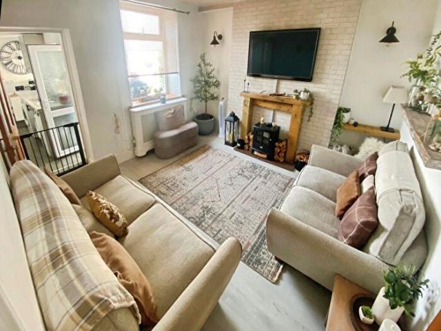 3 Bedroom House To Rent In Leyshon Street, Pontypridd, CF37