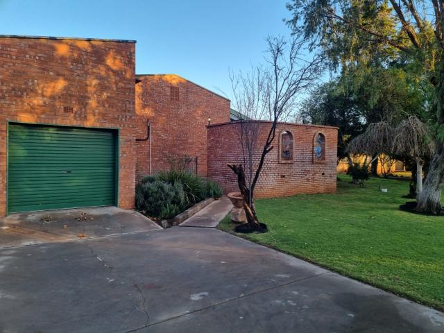 3 Bedroom House To Rent in Lime Acres