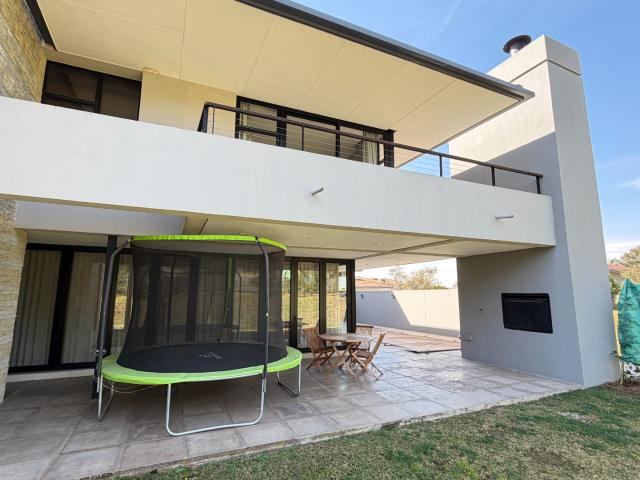 3 Bedroom House To Rent in Lombardy Estate