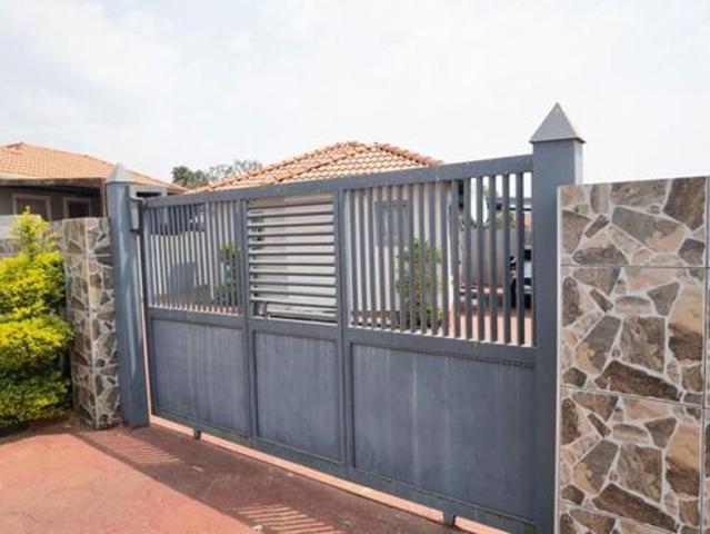 3 Bedroom house to rent in Lotus Gardens, Pretoria