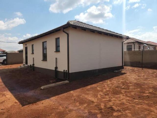 3 Bedroom House to Rent in Lufhereng