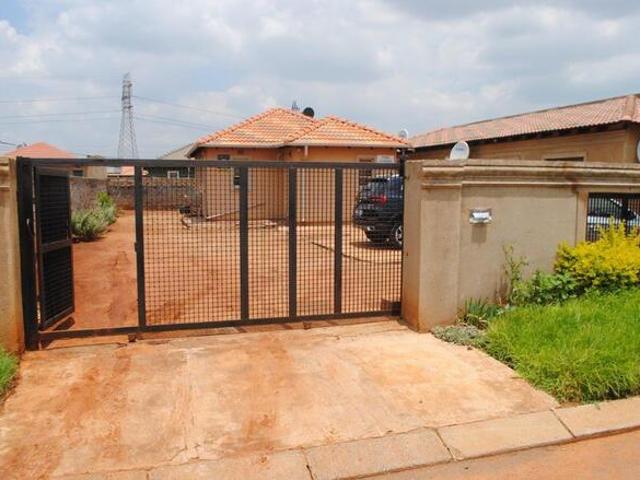 3 Bedroom House to Rent in Lufhereng