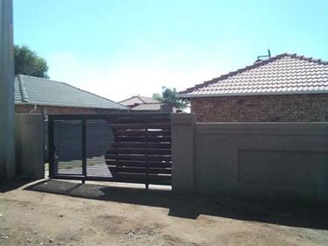 3 Bedroom House to Rent in Lufhereng