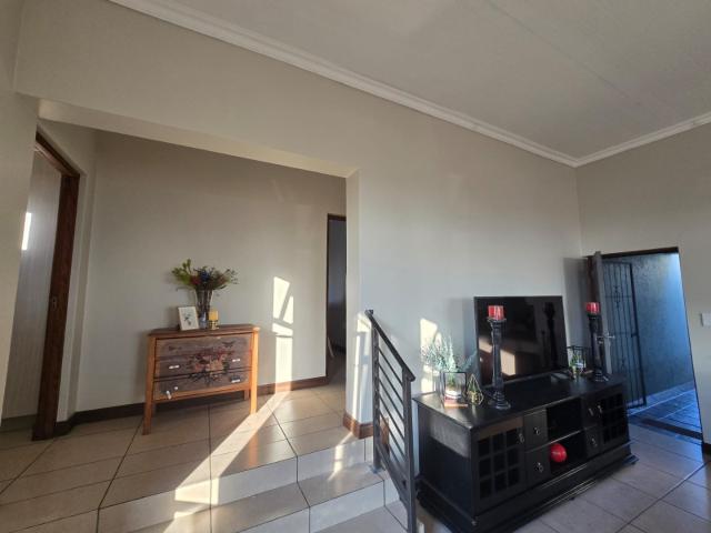 3 Bedroom House To Rent in Lydenburg