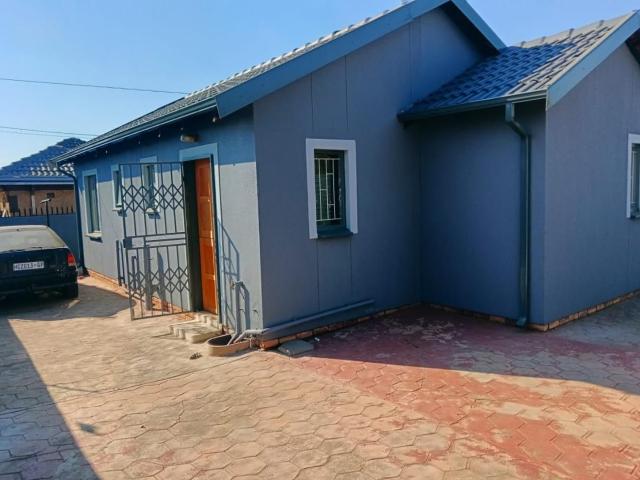 3 Bedroom house to rent in Mamelodi East, Pretoria