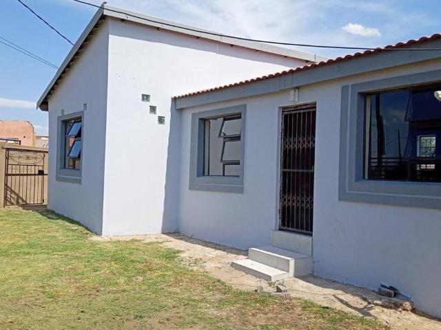 3 Bedroom House to Rent in Madadeni C