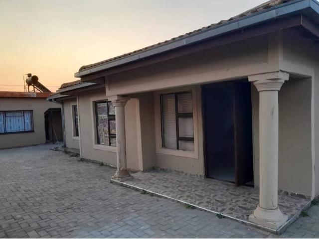 3 Bedroom House to Rent in Madadeni F