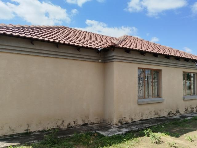3 Bedroom House To Rent in Mahlako A Phahla Gardens