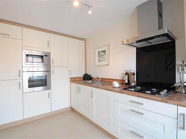 3 Bedroom House To Rent In Mallow Way, Bingham, NG13