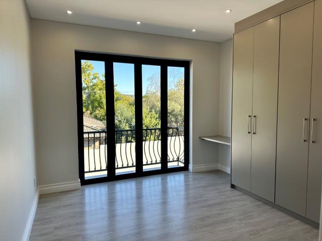 3 Bedroom House To Rent in Menlo Park