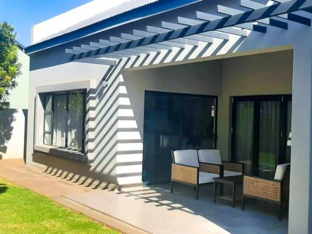3 Bedroom House to Rent in Midstream Estate