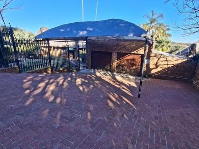 3 Bedroom house to rent in Moreleta Park, Pretoria