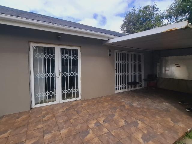 3 Bedroom House To Rent in Moseley Park