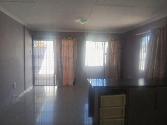3 Bedroom House To Rent in Ncambedlana