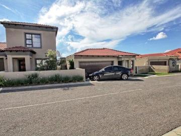 House to rent in Noordwyk - Parking