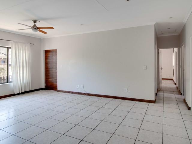 3 Bedroom House To Rent in Olivedale